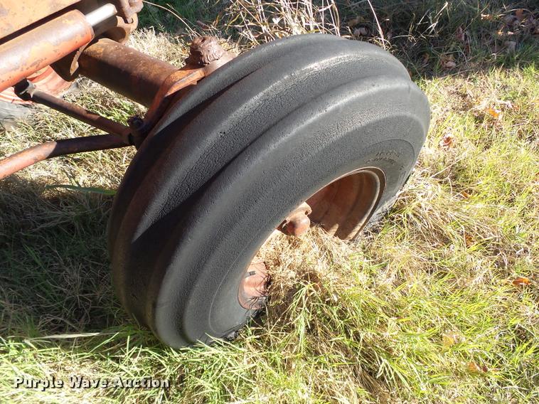 image for item DB4604 1966 International 806 tractor