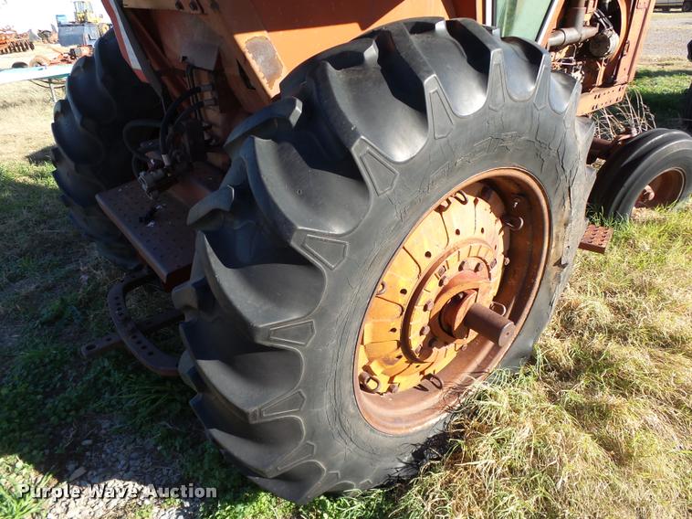 image for item DB4604 1966 International 806 tractor