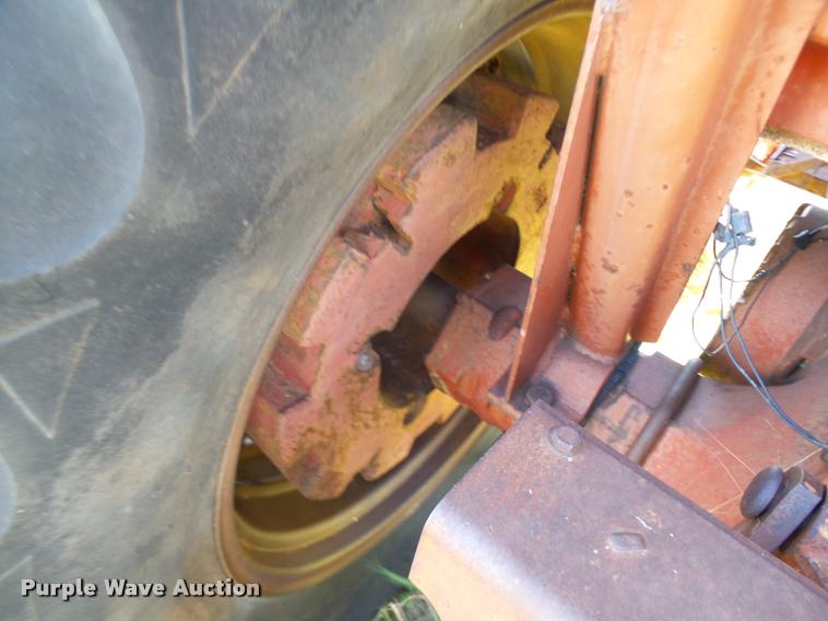 image for item DB4604 1966 International 806 tractor