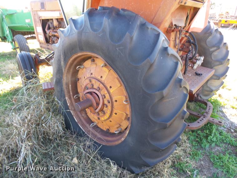image for item DB4604 1966 International 806 tractor
