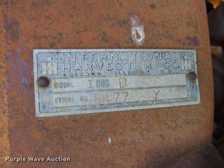 image for item DB4604 1966 International 806 tractor