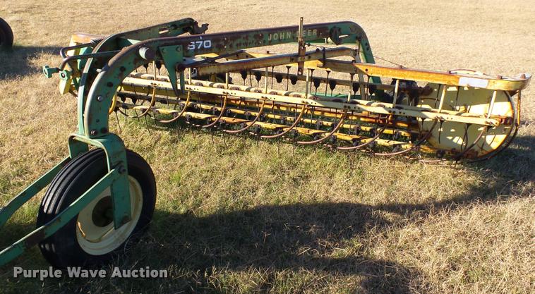 John Deere 670 hay rake in Guthrie, OK | Item DB4613 sold | Purple Wave