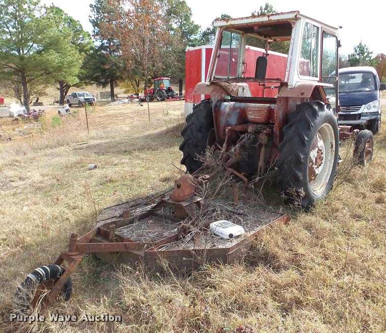 image for item DB5328 International 454 tractor