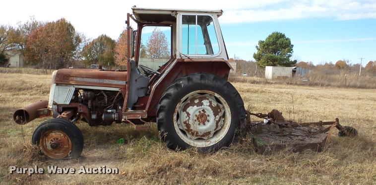 image for item DB5328 International 454 tractor