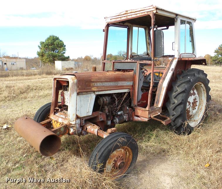image for item DB5328 International 454 tractor