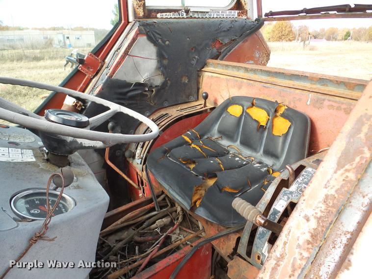 image for item DB5328 International 454 tractor