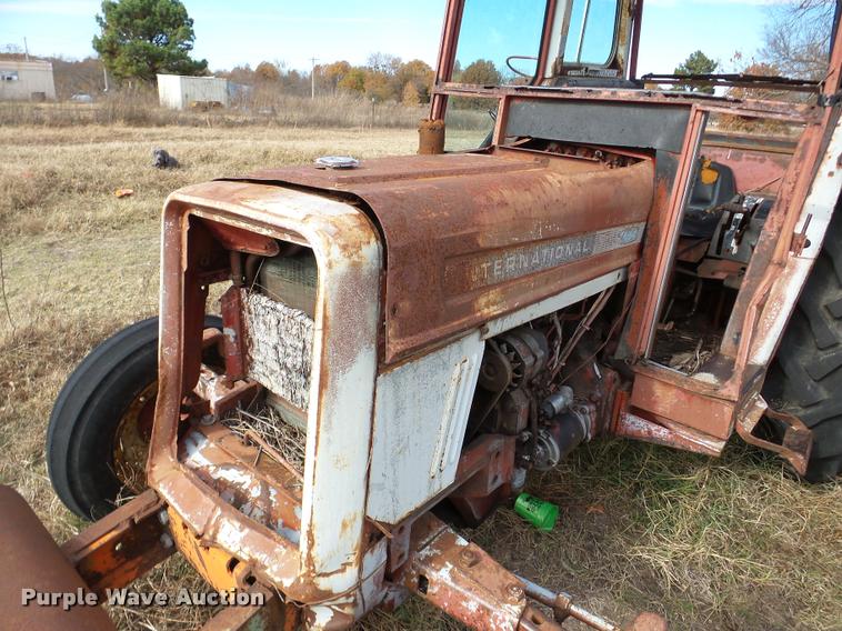 image for item DB5328 International 454 tractor