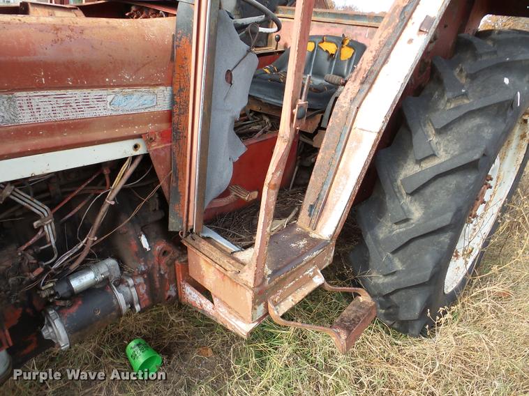 image for item DB5328 International 454 tractor