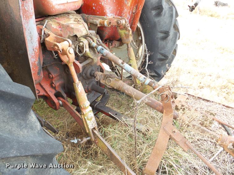 image for item DB5328 International 454 tractor