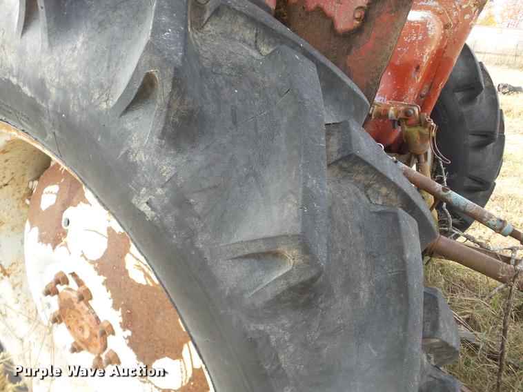 image for item DB5328 International 454 tractor