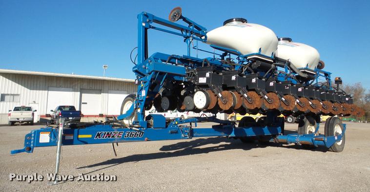 image for item DB5357 2009 Kinze 3660 12/23 split row planter