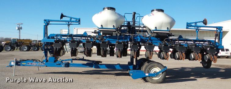 image for item DB5357 2009 Kinze 3660 12/23 split row planter