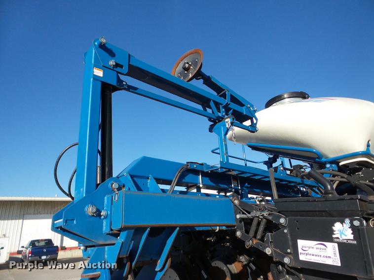 image for item DB5357 2009 Kinze 3660 12/23 split row planter