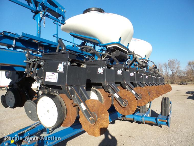 image for item DB5357 2009 Kinze 3660 12/23 split row planter