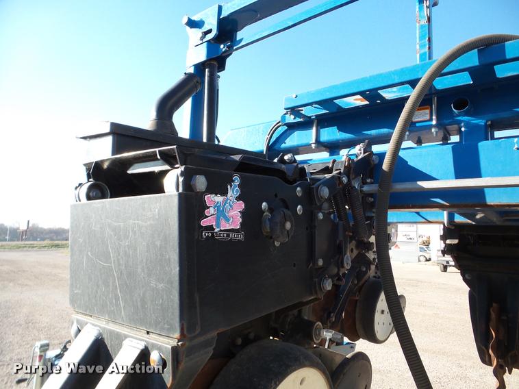 image for item DB5357 2009 Kinze 3660 12/23 split row planter