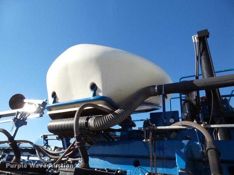 image for item DB5357 2009 Kinze 3660 12/23 split row planter