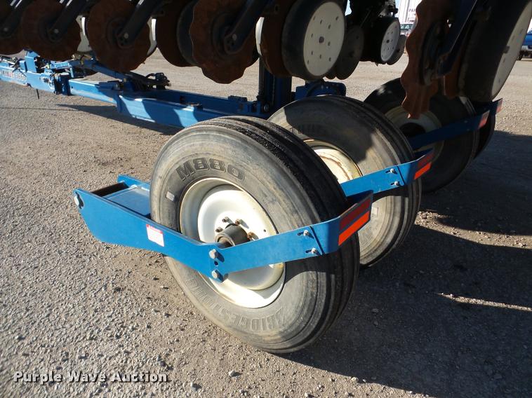 image for item DB5357 2009 Kinze 3660 12/23 split row planter