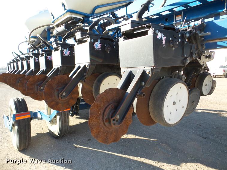image for item DB5357 2009 Kinze 3660 12/23 split row planter