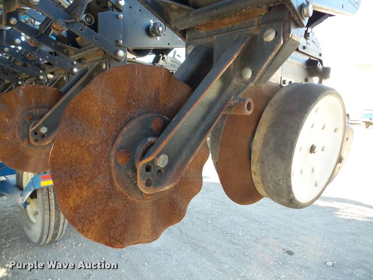 image for item DB5357 2009 Kinze 3660 12/23 split row planter