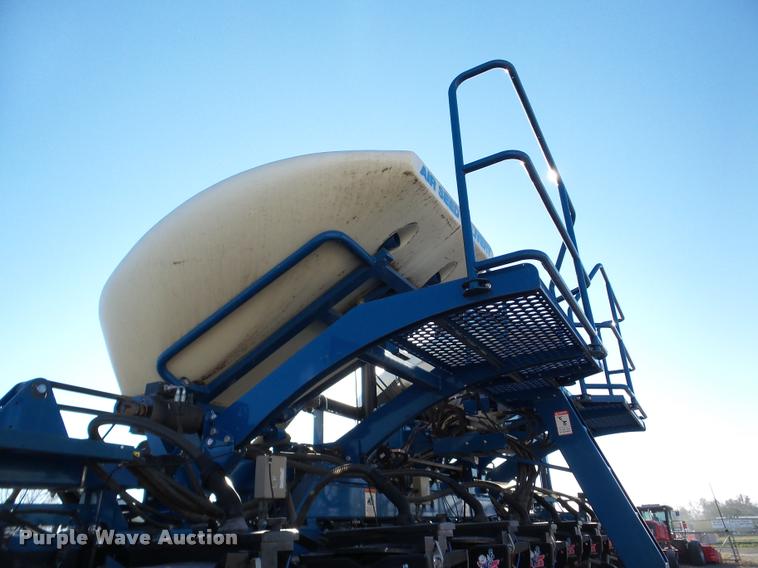 image for item DB5357 2009 Kinze 3660 12/23 split row planter