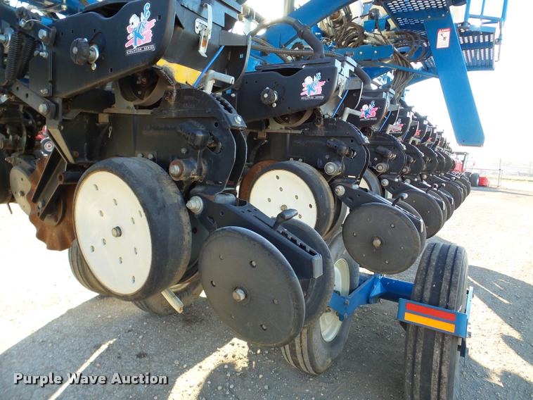 image for item DB5357 2009 Kinze 3660 12/23 split row planter