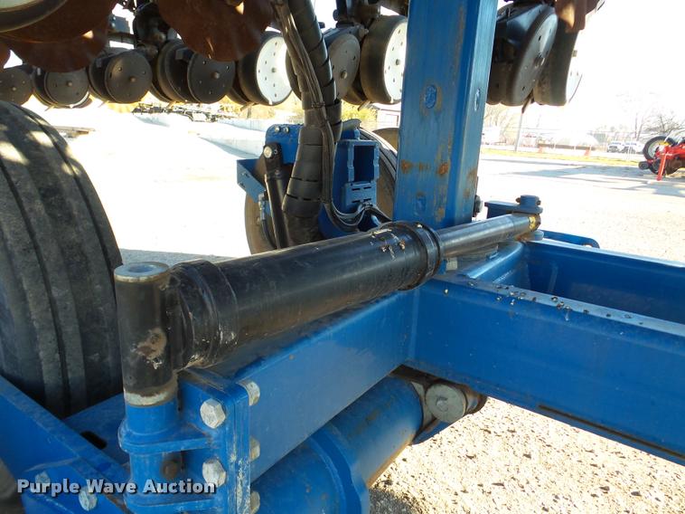 image for item DB5357 2009 Kinze 3660 12/23 split row planter