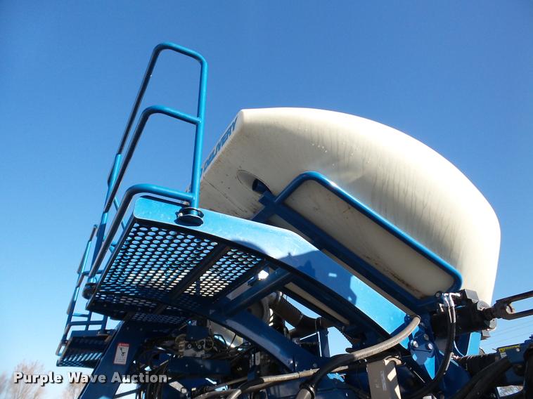 image for item DB5357 2009 Kinze 3660 12/23 split row planter