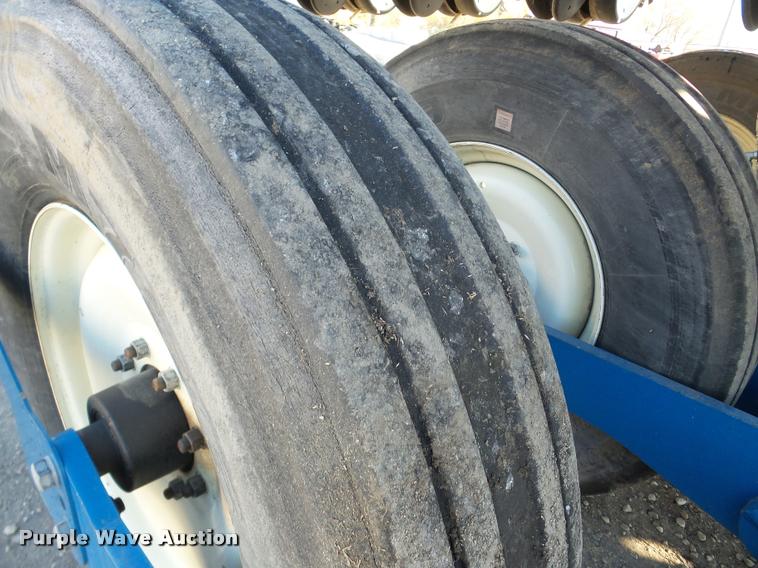 image for item DB5357 2009 Kinze 3660 12/23 split row planter