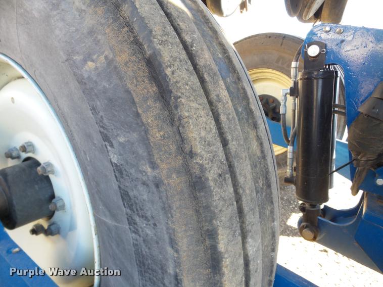 image for item DB5357 2009 Kinze 3660 12/23 split row planter