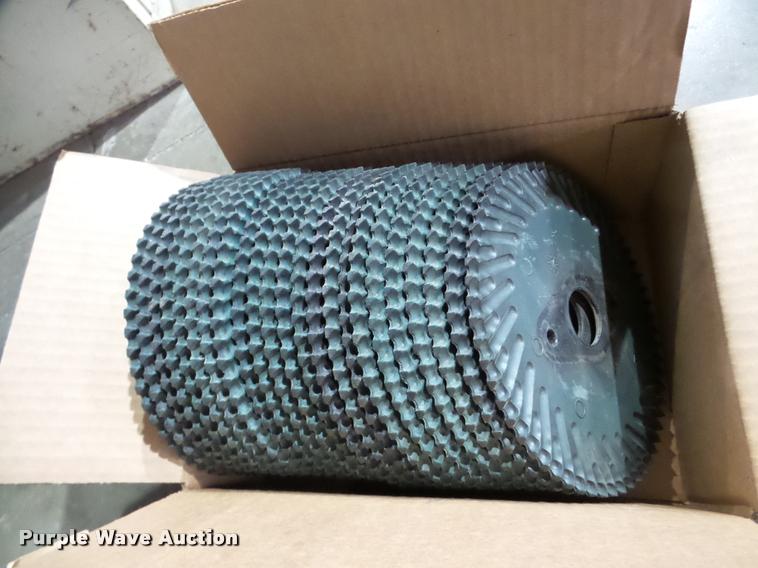 image for item DB5357 2009 Kinze 3660 12/23 split row planter