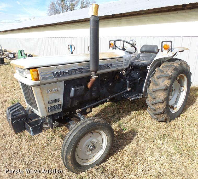 image for item DF9066 White 2-30 Field Boss tractor
