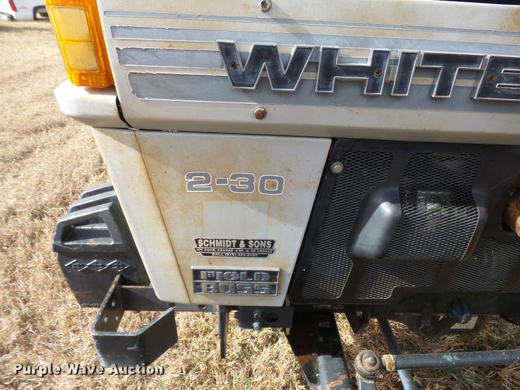image for item DF9066 White 2-30 Field Boss tractor