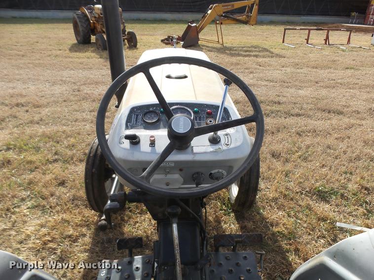 image for item DF9066 White 2-30 Field Boss tractor