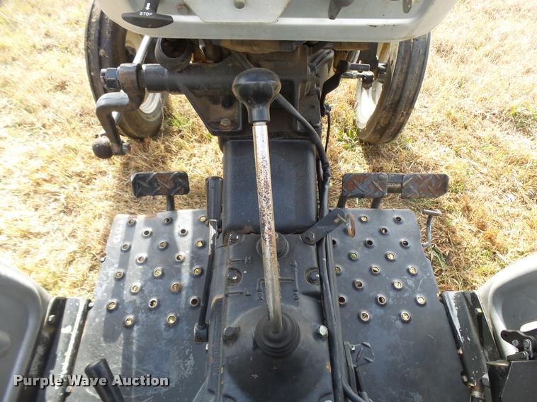 image for item DF9066 White 2-30 Field Boss tractor