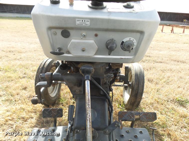 image for item DF9066 White 2-30 Field Boss tractor