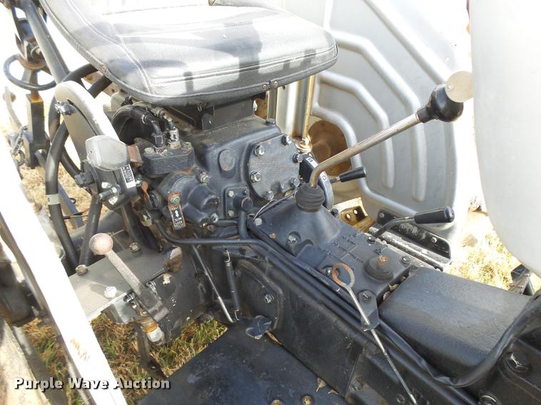 image for item DF9066 White 2-30 Field Boss tractor