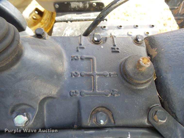 image for item DF9066 White 2-30 Field Boss tractor