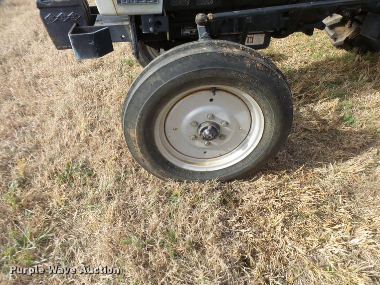 image for item DF9066 White 2-30 Field Boss tractor