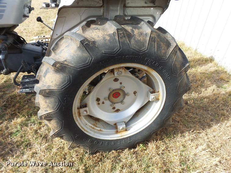 image for item DF9066 White 2-30 Field Boss tractor