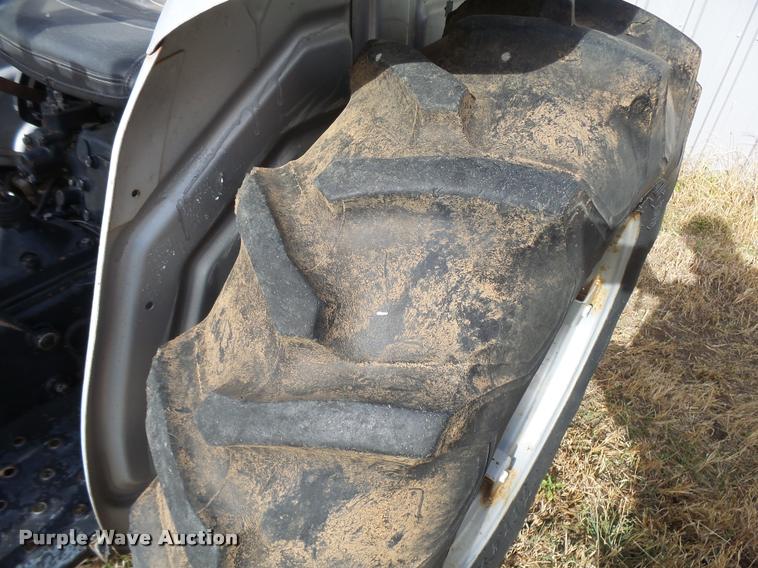 image for item DF9066 White 2-30 Field Boss tractor