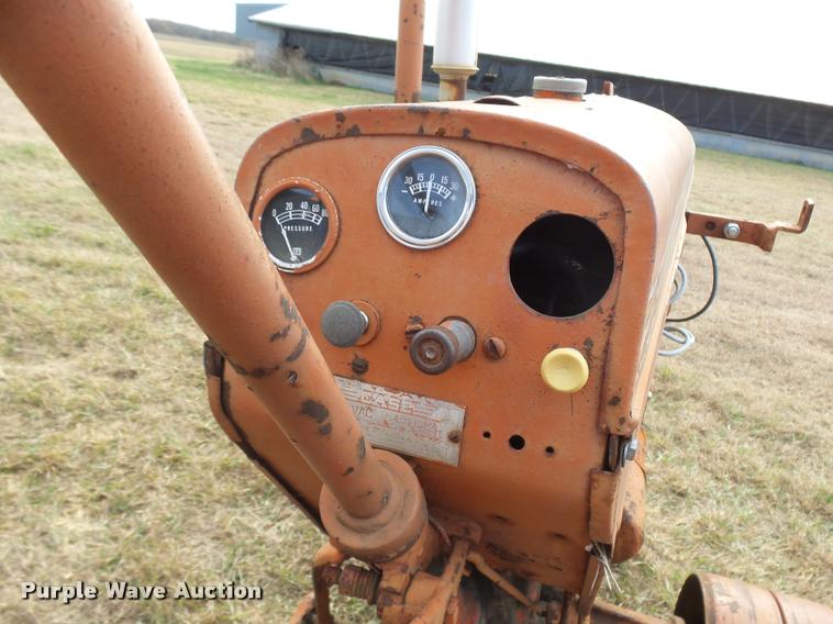 image for item DF9070 1950 Case VAC tractor
