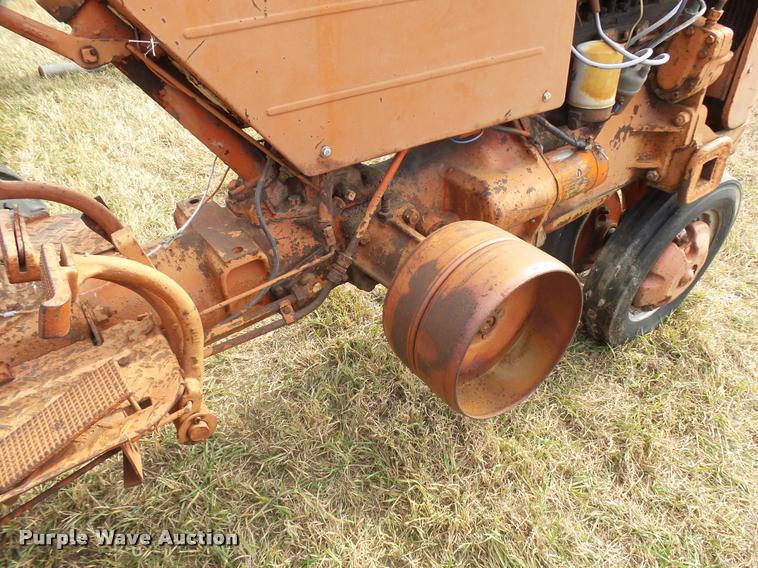 image for item DF9070 1950 Case VAC tractor