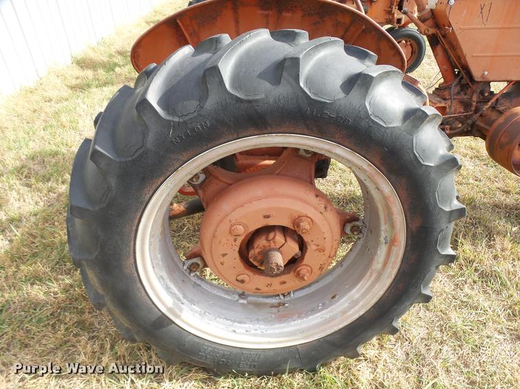 image for item DF9070 1950 Case VAC tractor