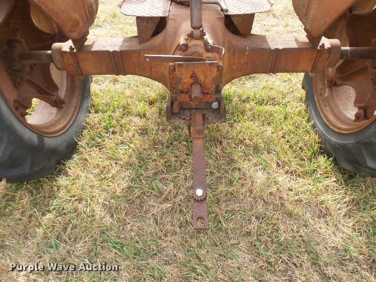 image for item DF9071 1949 Case VAC tractor