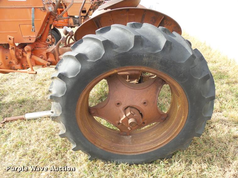 image for item DF9071 1949 Case VAC tractor