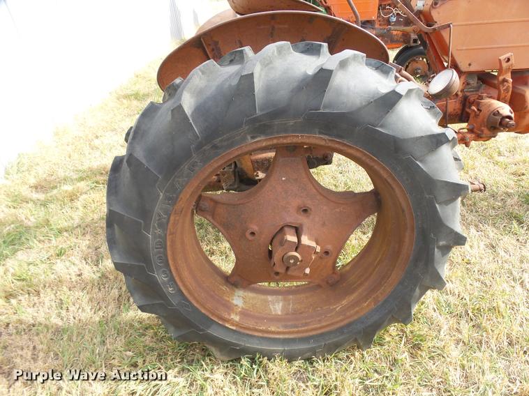 image for item DF9071 1949 Case VAC tractor