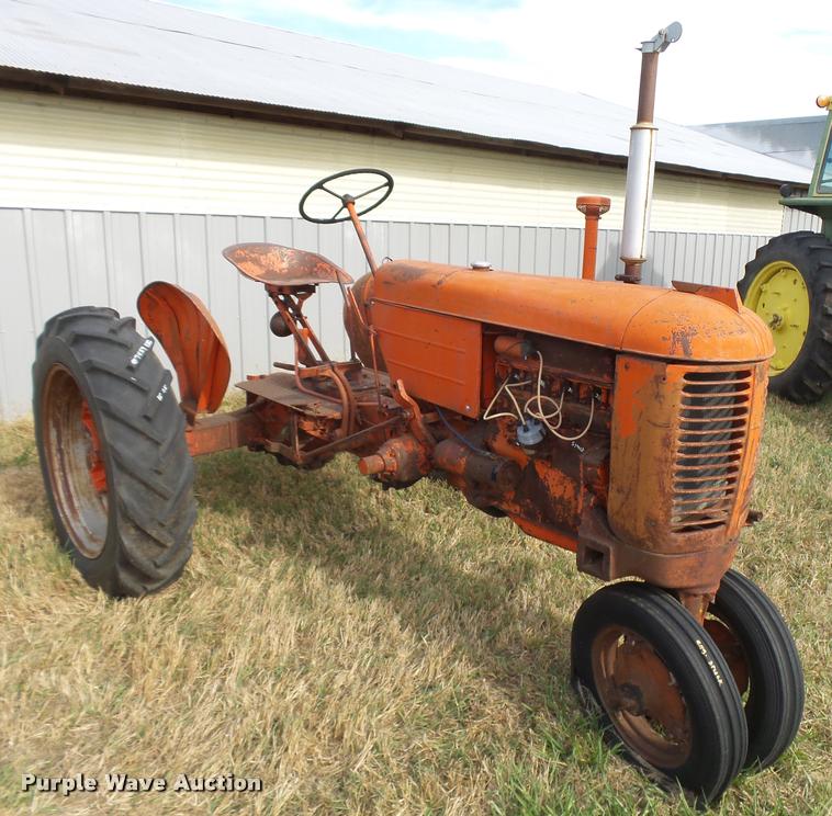image for item DF9072 1947 Case VAC tractor