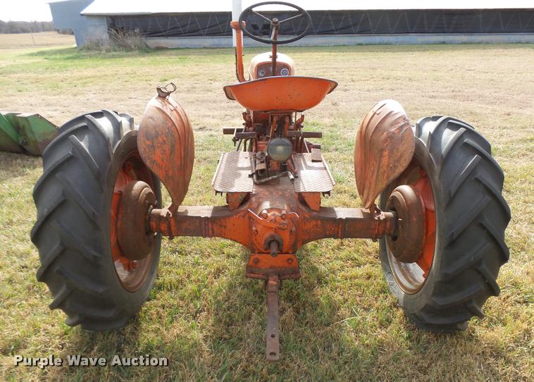 image for item DF9072 1947 Case VAC tractor
