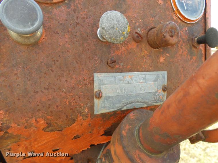 image for item DF9072 1947 Case VAC tractor