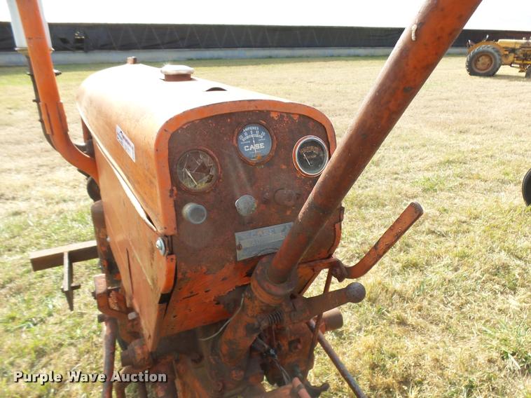 image for item DF9072 1947 Case VAC tractor